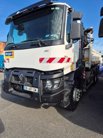 Renault C version K 380 P6x4 Bi-benne Grue FASSI F195 A0.24 - Camion benne: photos 1 Renault C version K 380 P6x4 Bi-benne Grue FASSI F195 A0.24 - Camion benne: photos 1