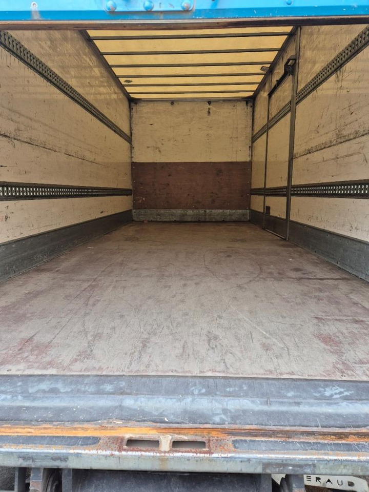 Renault D 7.5 LOW P4X2 210E6 Fourgon Polyfond avec hayon rabattable - Camion fourgon: photos 4 Renault D 7.5 LOW P4X2 210E6 Fourgon Polyfond avec hayon rabattable - Camion fourgon: photos 4