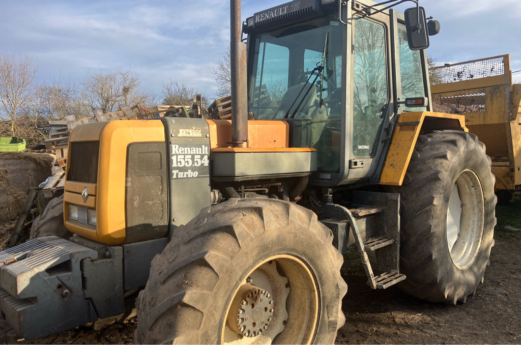 Renault 155-54 TZ - Tracteur agricole: photos 1 Renault 155-54 TZ - Tracteur agricole: photos 1