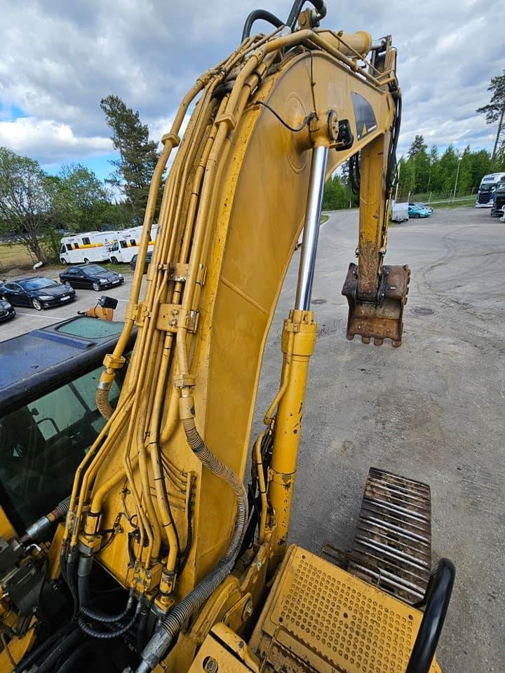 Pelle sur chenille CAT 330 CL: photos 29