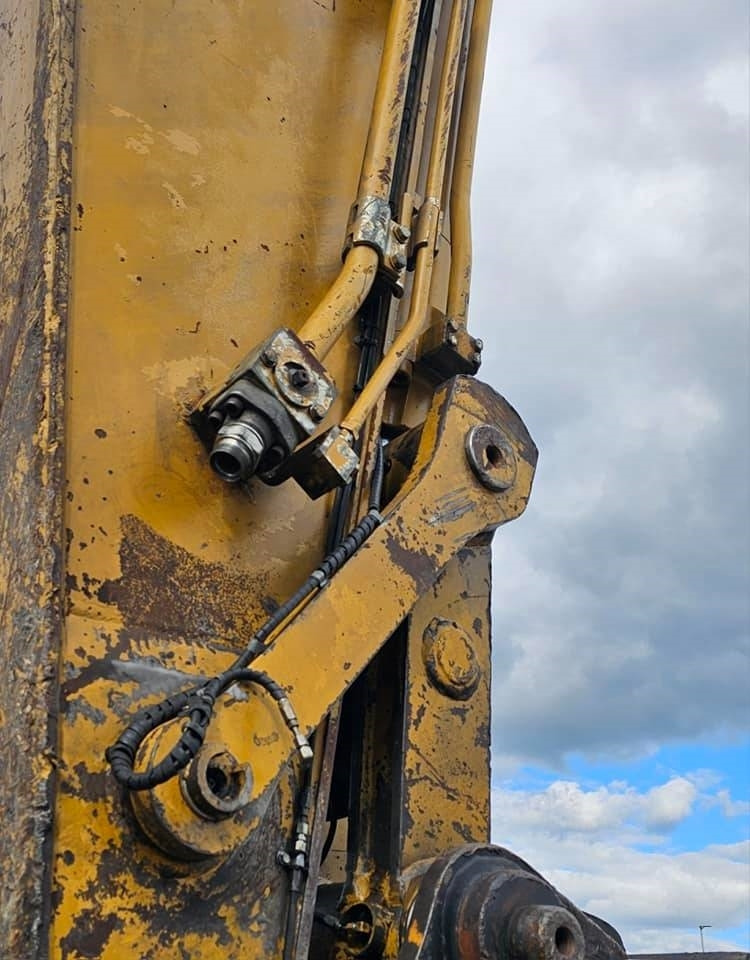 Pelle sur chenille CAT 330 CL: photos 33