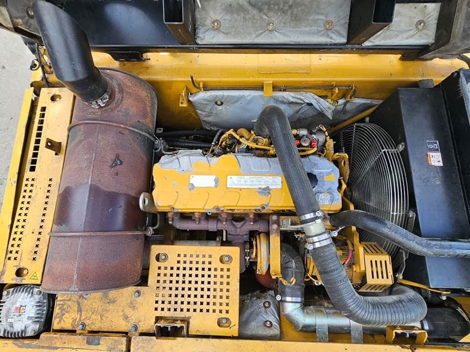 Pelle sur chenille CAT 330 CL: photos 27