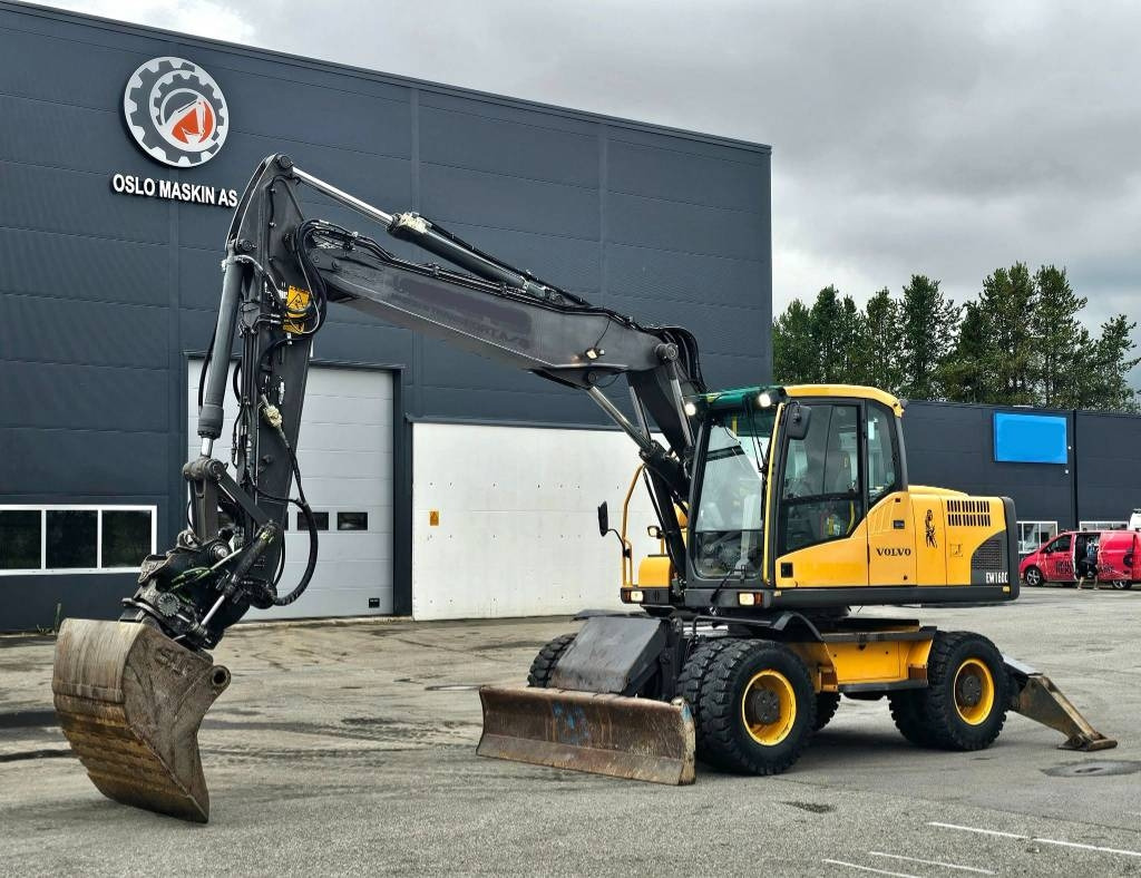 Volvo EW 160 C - Pelle sur pneus: photos 1 Volvo EW 160 C - Pelle sur pneus: photos 1