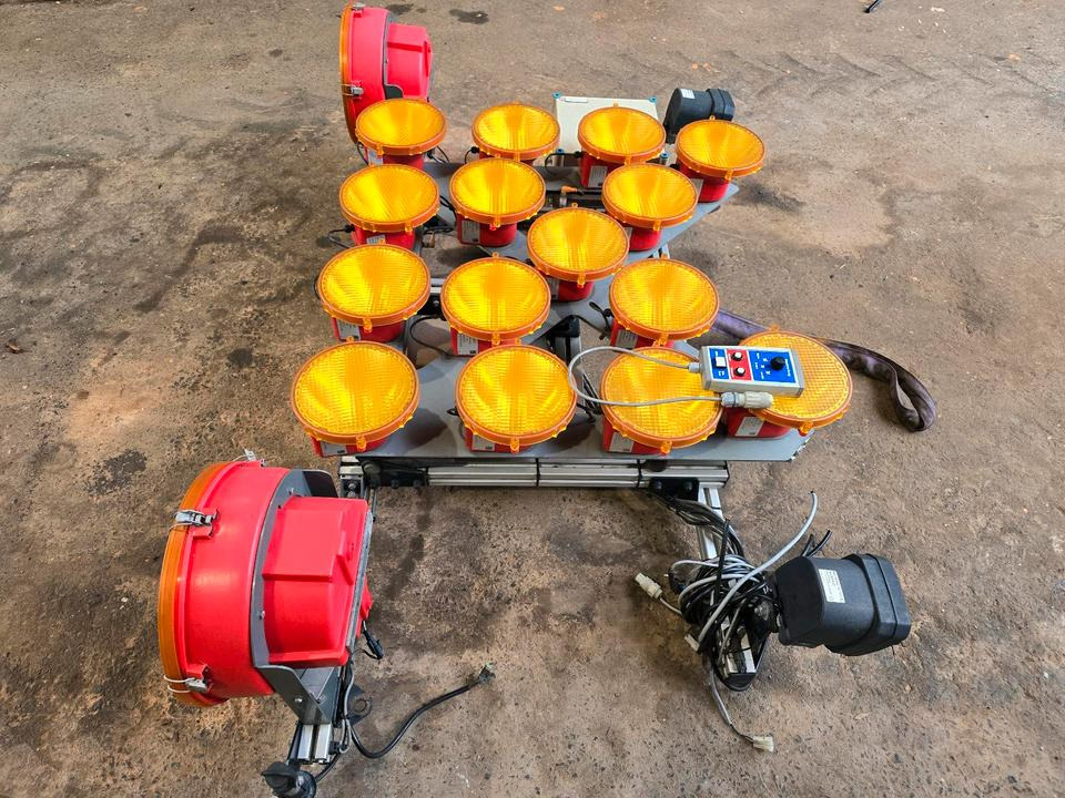 Horizont Blinkpfeinalage für Unimog mit Xenonscheinwerfer Dachträger Nissen Vz616 Funkwarnmeldeanlage passend für UGE UGN U290 U 300 400 500 405 218 219 318 319 423 427 430 527 530 Mercedes-Benz Dach - Autre matériel: photos 2 Horizont Blinkpfeinalage für Unimog mit Xenonscheinwerfer Dachträger Nissen Vz616 Funkwarnmeldeanlage passend für UGE UGN U290 U 300 400 500 405 218 219 318 319 423 427 430 527 530 Mercedes-Benz Dach - Autre matériel: photos 2