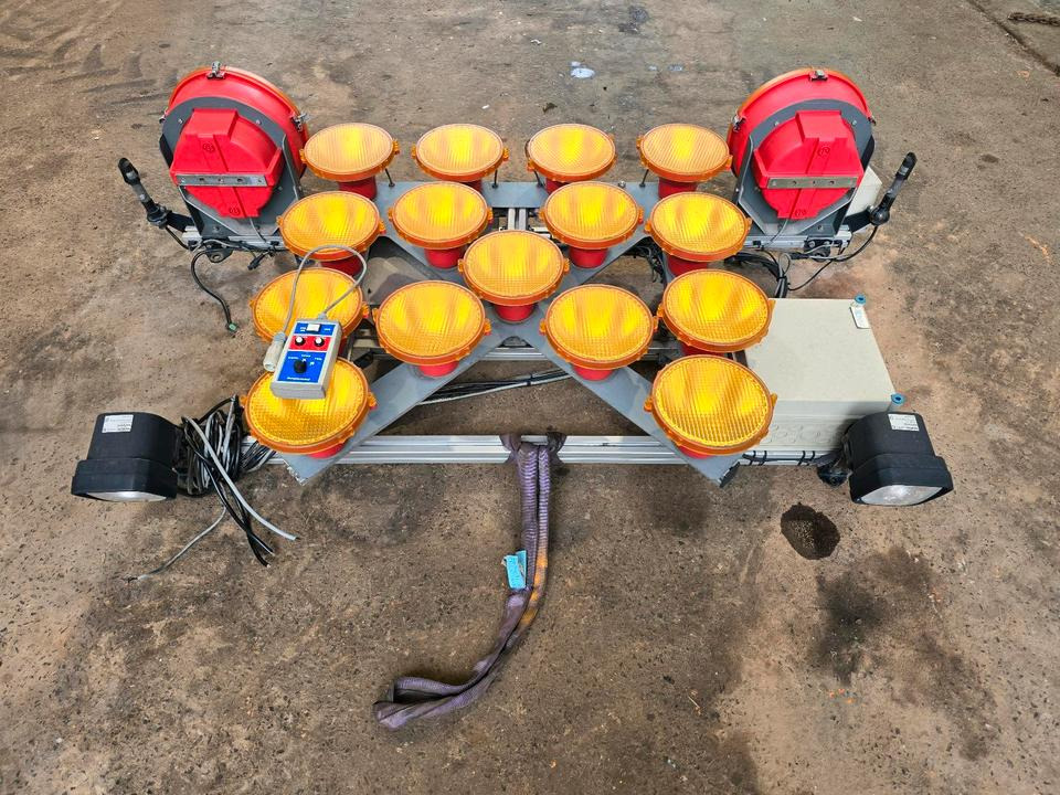 Horizont Blinkpfeinalage für Unimog mit Xenonscheinwerfer Dachträger Nissen Vz616 Funkwarnmeldeanlage passend für UGE UGN U290 U 300 400 500 405 218 219 318 319 423 427 430 527 530 Mercedes-Benz Dach - Autre matériel: photos 3 Horizont Blinkpfeinalage für Unimog mit Xenonscheinwerfer Dachträger Nissen Vz616 Funkwarnmeldeanlage passend für UGE UGN U290 U 300 400 500 405 218 219 318 319 423 427 430 527 530 Mercedes-Benz Dach - Autre matériel: photos 3