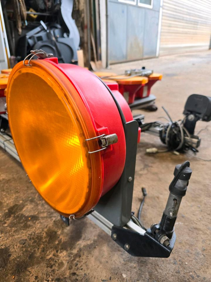 Horizont Blinkpfeinalage für Unimog mit Xenonscheinwerfer Dachträger Nissen Vz616 Funkwarnmeldeanlage passend für UGE UGN U290 U 300 400 500 405 218 219 318 319 423 427 430 527 530 Mercedes-Benz Dach - Autre matériel: photos 5 Horizont Blinkpfeinalage für Unimog mit Xenonscheinwerfer Dachträger Nissen Vz616 Funkwarnmeldeanlage passend für UGE UGN U290 U 300 400 500 405 218 219 318 319 423 427 430 527 530 Mercedes-Benz Dach - Autre matériel: photos 5