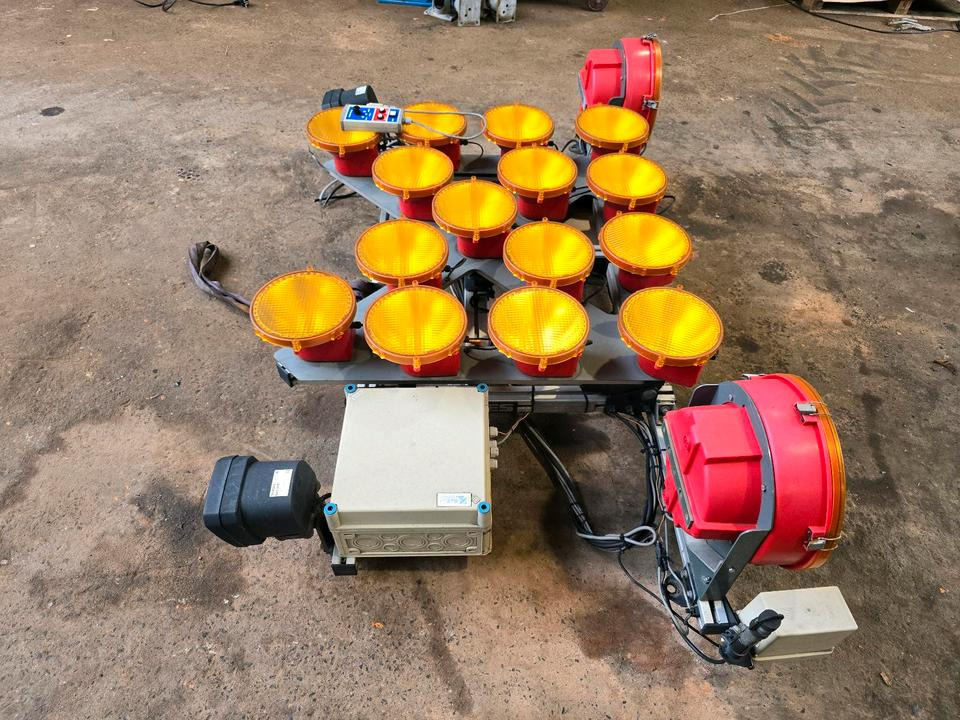 Horizont Blinkpfeinalage für Unimog mit Xenonscheinwerfer Dachträger Nissen Vz616 Funkwarnmeldeanlage passend für UGE UGN U290 U 300 400 500 405 218 219 318 319 423 427 430 527 530 Mercedes-Benz Dach - Autre matériel: photos 4 Horizont Blinkpfeinalage für Unimog mit Xenonscheinwerfer Dachträger Nissen Vz616 Funkwarnmeldeanlage passend für UGE UGN U290 U 300 400 500 405 218 219 318 319 423 427 430 527 530 Mercedes-Benz Dach - Autre matériel: photos 4