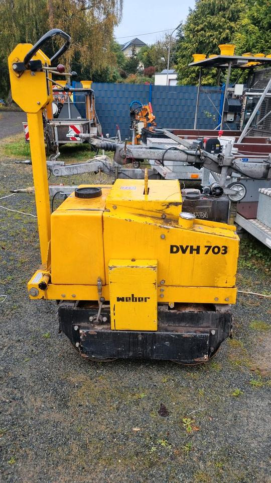 DVH 701 Weber Walze Glattmantel Walze Rüttelwalze Dublex Vibrationswalze  Rüttelplatte Strassenwalze Plattenverdichter DVH 603 - Mini compacteur: photos 1 DVH 701 Weber Walze Glattmantel Walze Rüttelwalze Dublex Vibrationswalze  Rüttelplatte Strassenwalze Plattenverdichter DVH 603 - Mini compacteur: photos 1