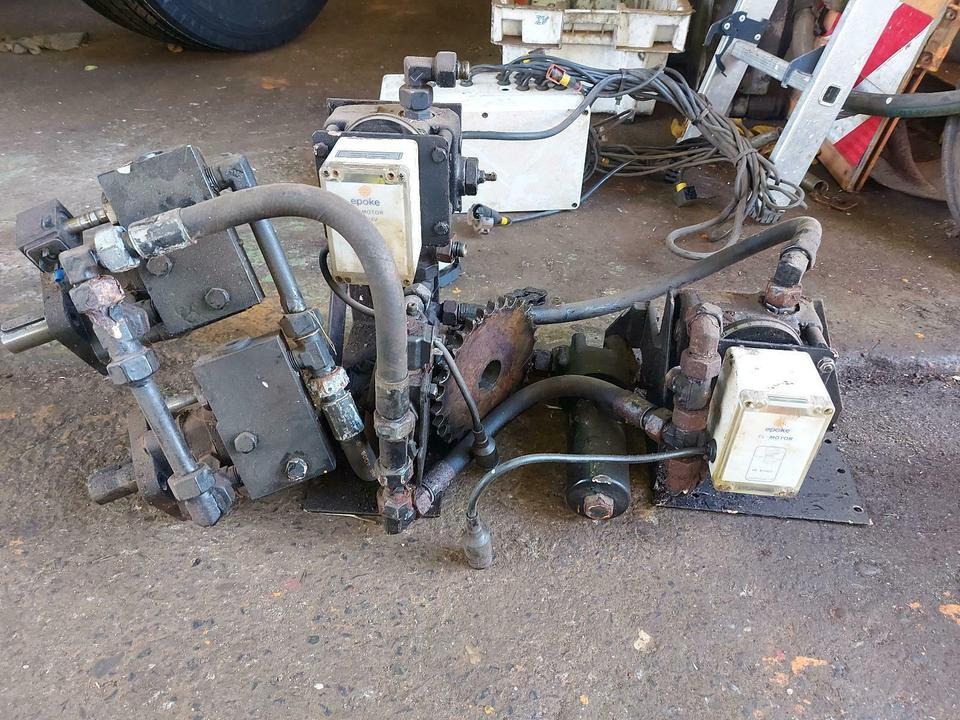 Epoke Salzstreuer Winterdienst Schneckenantrieb Steuerblock - Système électrique pour Véhicule de voirie/ Spécial: photos 5 Epoke Salzstreuer Winterdienst Schneckenantrieb Steuerblock - Système électrique pour Véhicule de voirie/ Spécial: photos 5