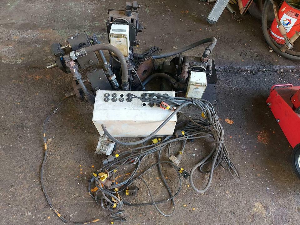 Epoke Salzstreuer Winterdienst Schneckenantrieb Steuerblock - Système électrique pour Véhicule de voirie/ Spécial: photos 1 Epoke Salzstreuer Winterdienst Schneckenantrieb Steuerblock - Système électrique pour Véhicule de voirie/ Spécial: photos 1