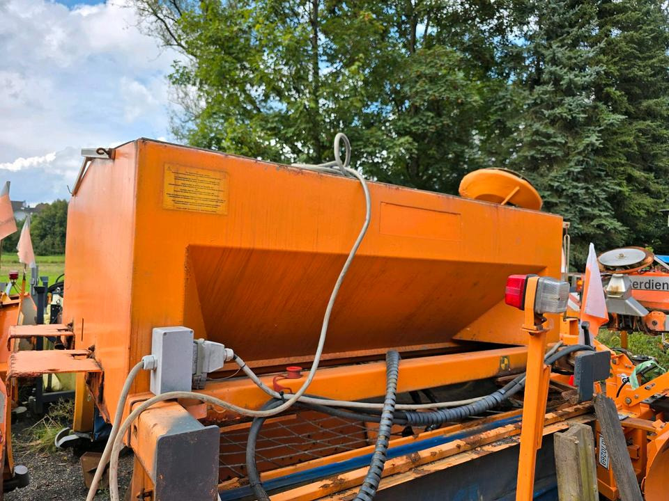 Gmeiner STA 2000TC Salzstreuer 2m3 Streuautomat Salzsilo Winterdienst Unimog 405 U300 400 500 423 427 430 318 Multicar tremo - Epandeur de sable: photos 3 Gmeiner STA 2000TC Salzstreuer 2m3 Streuautomat Salzsilo Winterdienst Unimog 405 U300 400 500 423 427 430 318 Multicar tremo - Epandeur de sable: photos 3