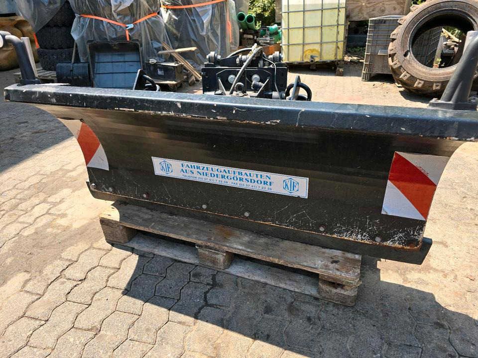 KIF CM 2000 Schneepflug Schneeschild Schneeschieber Räumschild Winterdienst für Kleintraktore Iseki Kubota Multicar - Lame à neige: photos 5 KIF CM 2000 Schneepflug Schneeschild Schneeschieber Räumschild Winterdienst für Kleintraktore Iseki Kubota Multicar - Lame à neige: photos 5