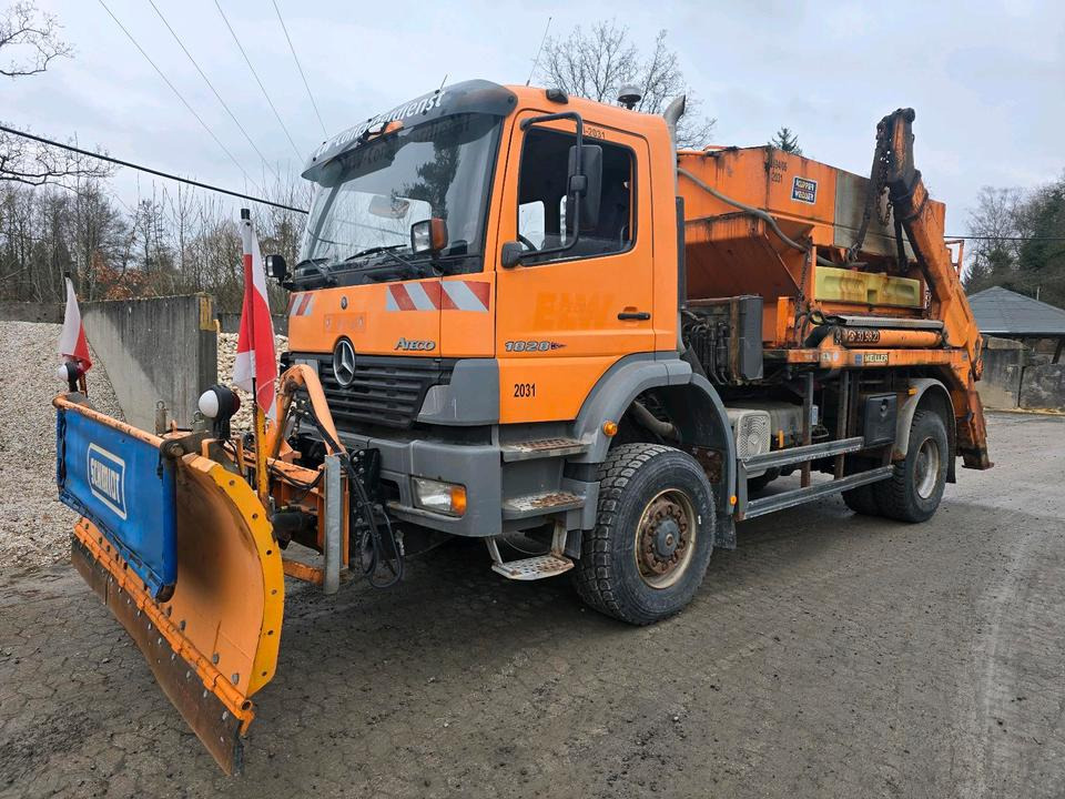 Mercedes-Benz Atego 1828 AK Absetzkipper Meiller Schmidt Schneepflug Küpper-Weisser Salzstreuer Allrad - Engin de déneigement: photos 1 Mercedes-Benz Atego 1828 AK Absetzkipper Meiller Schmidt Schneepflug Küpper-Weisser Salzstreuer Allrad - Engin de déneigement: photos 1
