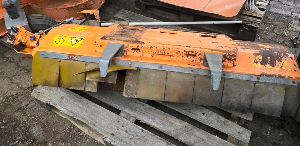 Mulag RMK 1200 Randstreifenmäher Böschungsmäher Böschungsmulcher Mähausleger - Epareuse: photos 3 Mulag RMK 1200 Randstreifenmäher Böschungsmäher Böschungsmulcher Mähausleger - Epareuse: photos 3