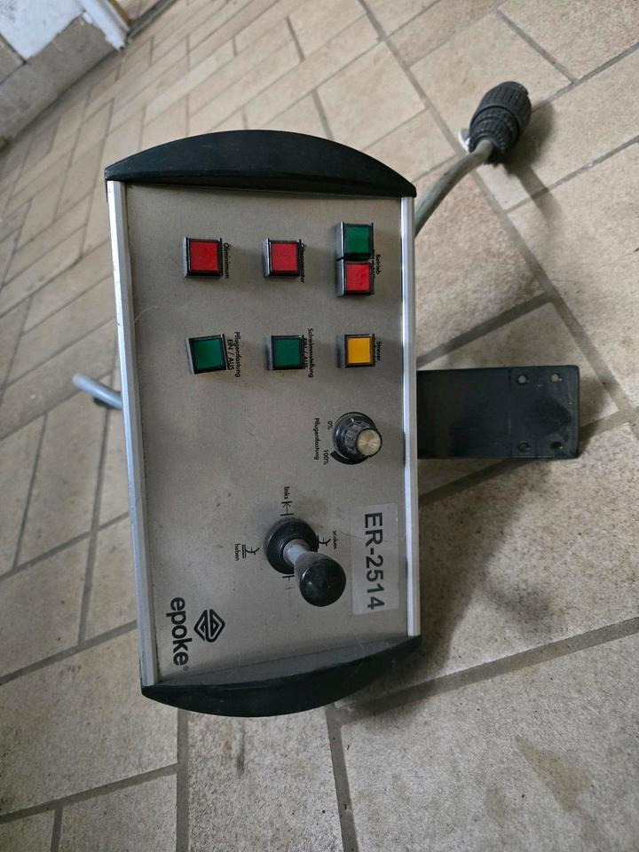 Epoke Schneepflug Steuerung Schneepflug Steuerung Schneeschild Winterdienst Unimog Küpper weisser Fernbedienung Controller - Pièces de rechange pour Engin de déneigement: photos 1 Epoke Schneepflug Steuerung Schneepflug Steuerung Schneeschild Winterdienst Unimog Küpper weisser Fernbedienung Controller - Pièces de rechange pour Engin de déneigement: photos 1