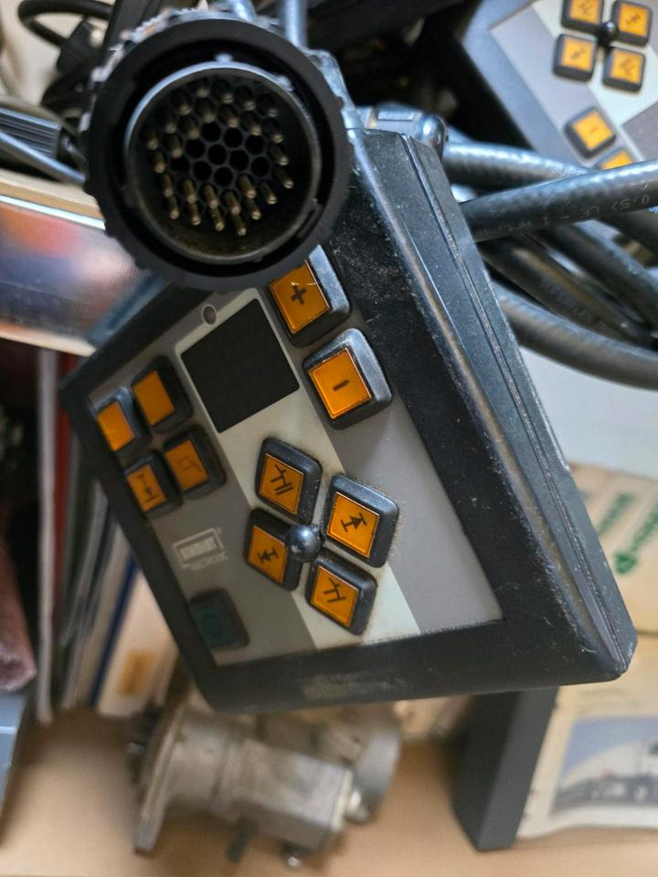 Schmidt Steuerung für Schneepflug Kommunalhydraulik Controller Fernbedienung Bedienung Winterdienst Schneeschieber - Pièces de rechange pour Engin de déneigement: photos 3 Schmidt Steuerung für Schneepflug Kommunalhydraulik Controller Fernbedienung Bedienung Winterdienst Schneeschieber - Pièces de rechange pour Engin de déneigement: photos 3