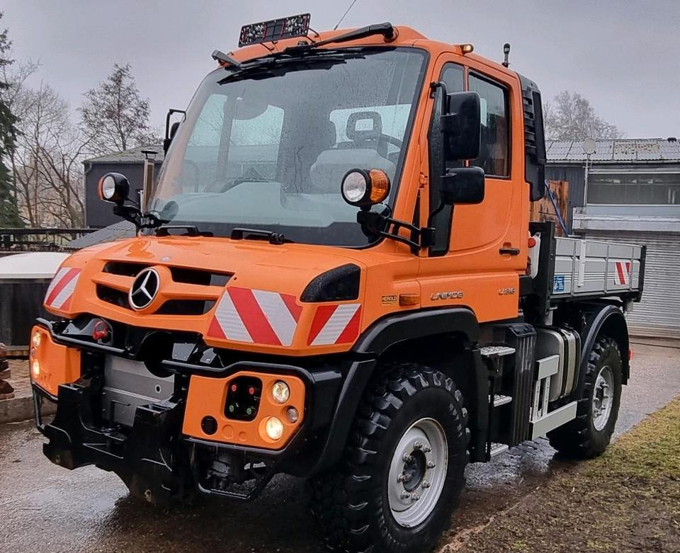 Unimog 405 U318 EAS 640-Betriebsstunden Mercedes-Benz 318 323 327 Automatik Euro6 - Camion plateau, Véhicule de voirie/ Spécial: photos 2 Unimog 405 U318 EAS 640-Betriebsstunden Mercedes-Benz 318 323 327 Automatik Euro6 - Camion plateau, Véhicule de voirie/ Spécial: photos 2