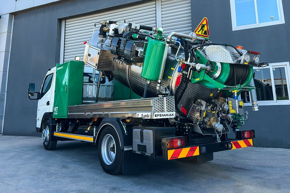 EFEMMAK S-Combi Combined Sewer Jetting And Vacuum Vehicle - Camion hydrocureur: photos 4 EFEMMAK S-Combi Combined Sewer Jetting And Vacuum Vehicle - Camion hydrocureur: photos 4