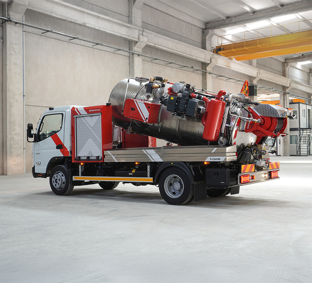 EFEMMAK S-Combi Combined Sewer Jetting And Vacuum Vehicle - Camion hydrocureur: photos 5 EFEMMAK S-Combi Combined Sewer Jetting And Vacuum Vehicle - Camion hydrocureur: photos 5