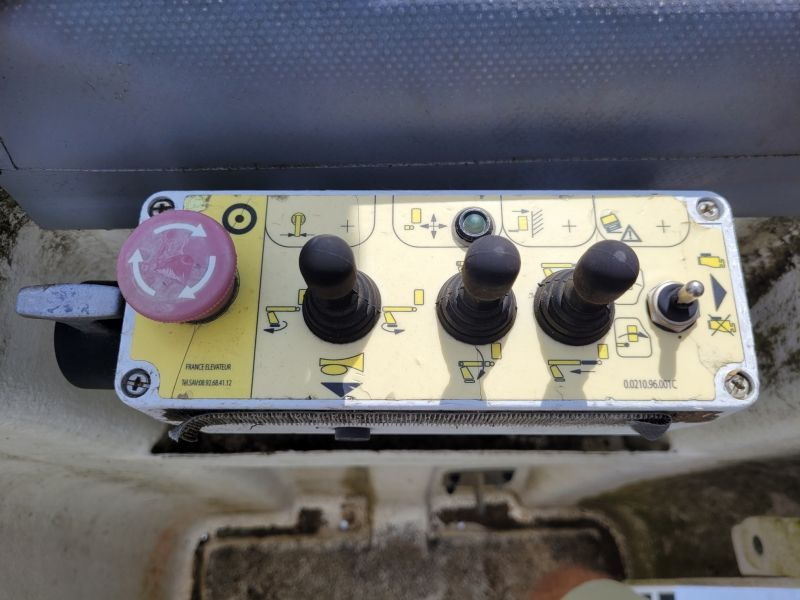 Camion avec nacelle Renault Renault Master podnośnik koszowy 12 m France Elevateur 121 FT: photos 11 Camion avec nacelle Renault Renault Master podnośnik koszowy 12 m France Elevateur 121 FT: photos 11