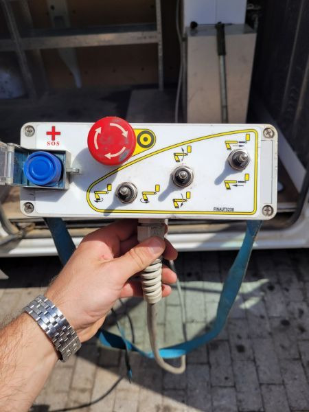 Camion avec nacelle Renault Renault Master podnośnik koszowy 12 m France Elevateur 121 FT: photos 10 Camion avec nacelle Renault Renault Master podnośnik koszowy 12 m France Elevateur 121 FT: photos 10