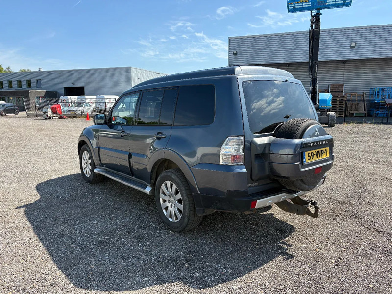 Mitsubishi Pajero PAJERO 3.2 DID AT LWB HRV PAJERO PAJERO 3.2 DID AT LWB HRV / 4x4 / - Voiture: photos 2 Mitsubishi Pajero PAJERO 3.2 DID AT LWB HRV PAJERO PAJERO 3.2 DID AT LWB HRV / 4x4 / - Voiture: photos 2