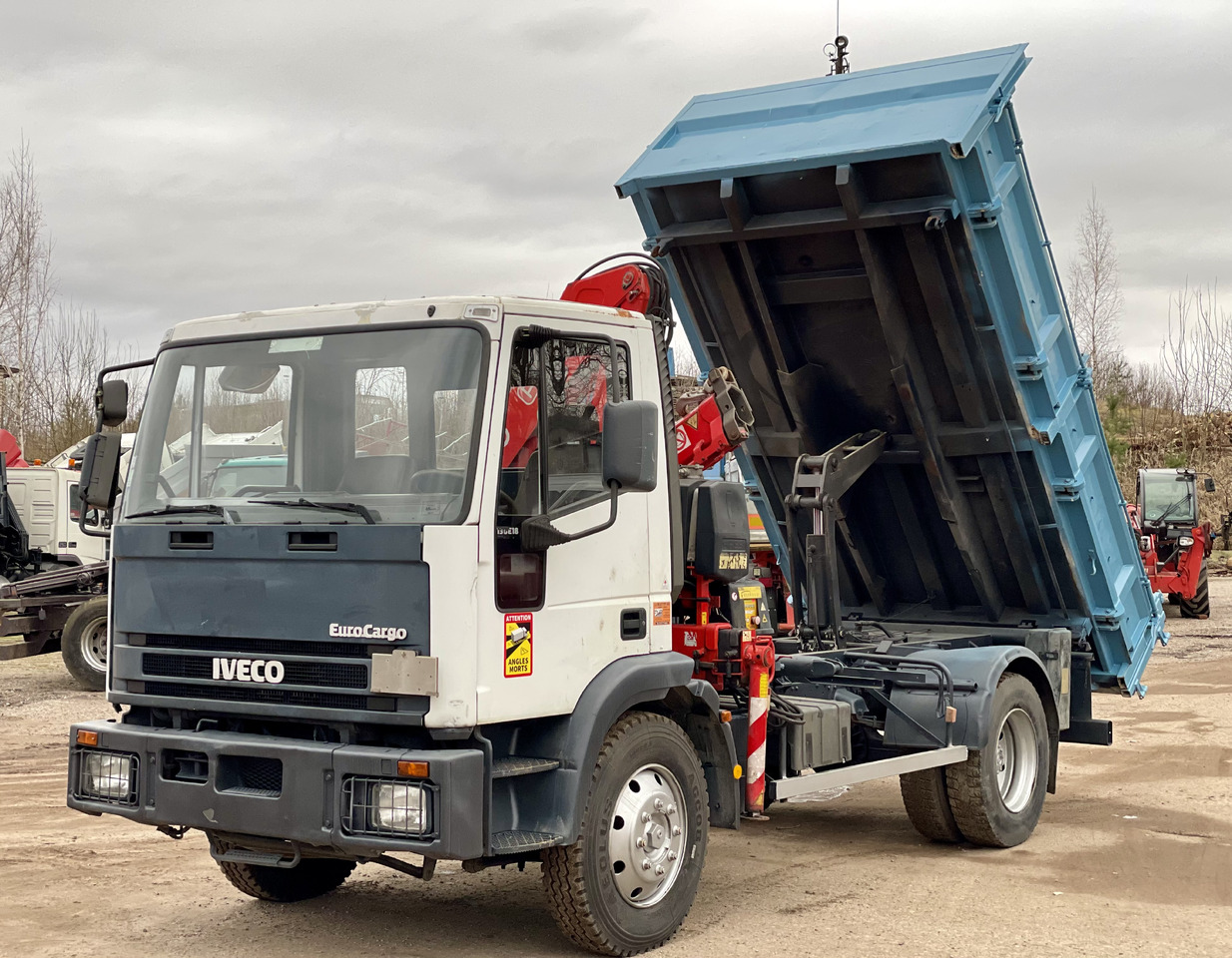 IVECO EUROCARGO - Camion grue: photos 1 IVECO EUROCARGO - Camion grue: photos 1