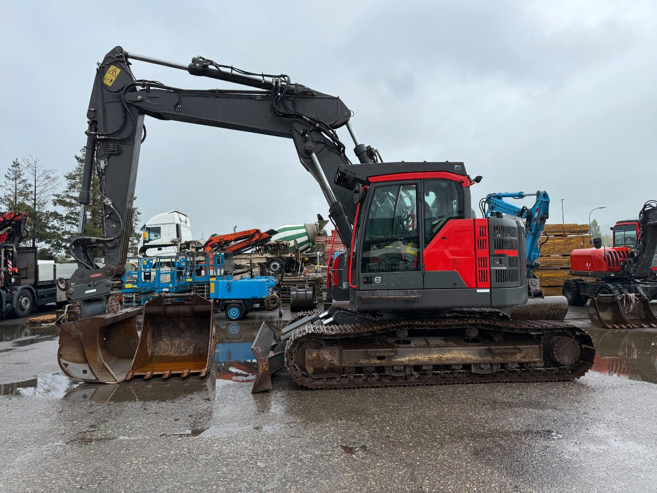 Volvo ECR 235 EL - Pelle sur chenille: photos 1 Volvo ECR 235 EL - Pelle sur chenille: photos 1