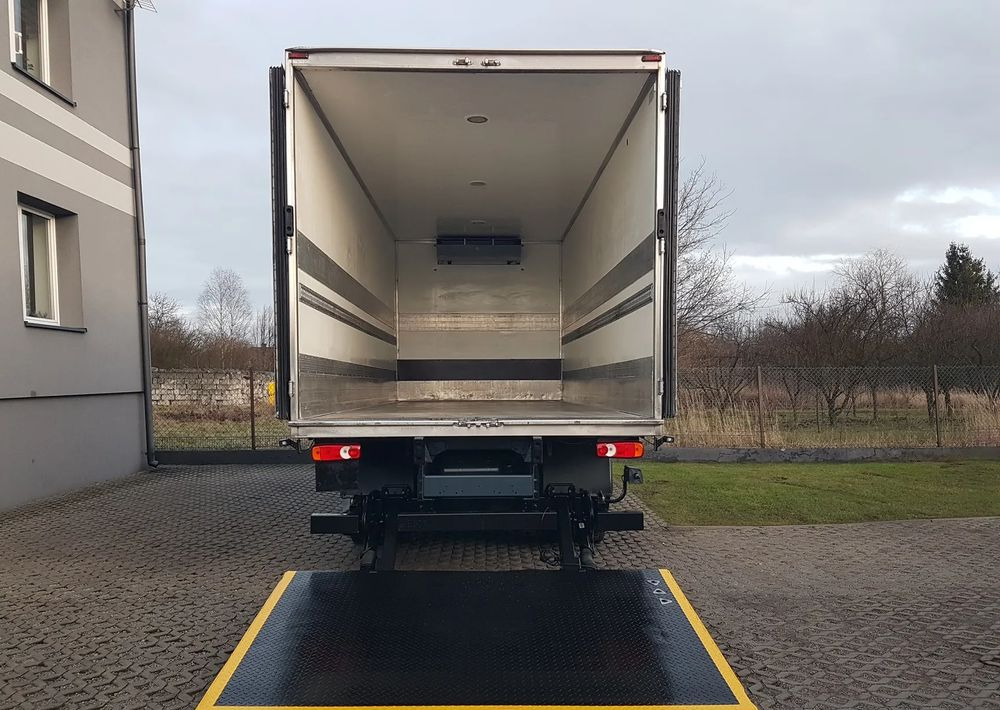 DAF 16T LF 230 WINDA CHŁODNIA 16EP 6,58x2,48x2,38 KLIMA IZOTERMA MROŹNIA - Camion frigorifique: photos 5 DAF 16T LF 230 WINDA CHŁODNIA 16EP 6,58x2,48x2,38 KLIMA IZOTERMA MROŹNIA - Camion frigorifique: photos 5