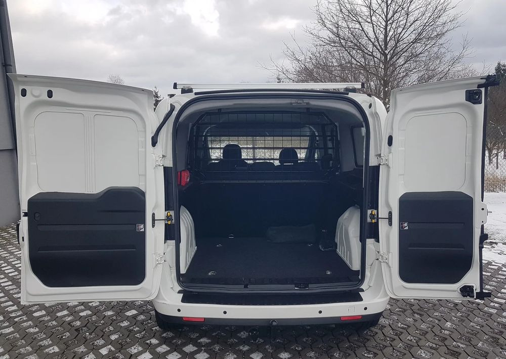 Fiat Doblo 1.6 Multijet 16V Easy - Voiture: photos 5 Fiat Doblo 1.6 Multijet 16V Easy - Voiture: photos 5