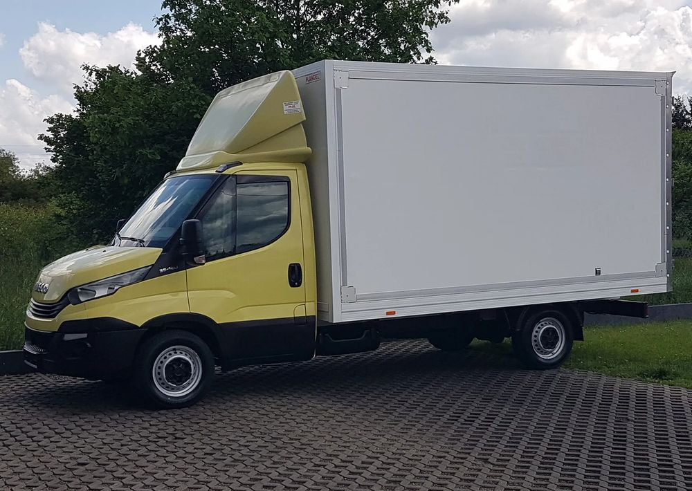 Iveco Daily 8EP KONTENER 4,14x2,21x2,20 KLIMA MANUAL KRAJOWY DMC 3500KG - Fourgon grand volume: photos 2 Iveco Daily 8EP KONTENER 4,14x2,21x2,20 KLIMA MANUAL KRAJOWY DMC 3500KG - Fourgon grand volume: photos 2