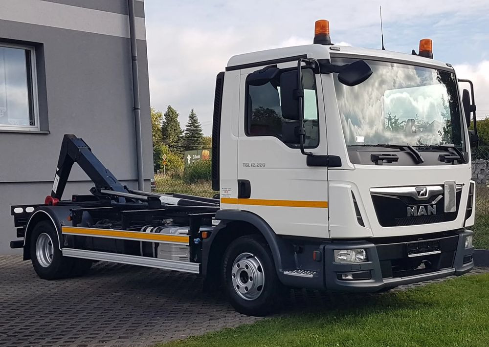 MAN TGL 12.220 HAKOWIEC 4x2 KLIMA - Camion ampliroll: photos 5 MAN TGL 12.220 HAKOWIEC 4x2 KLIMA - Camion ampliroll: photos 5