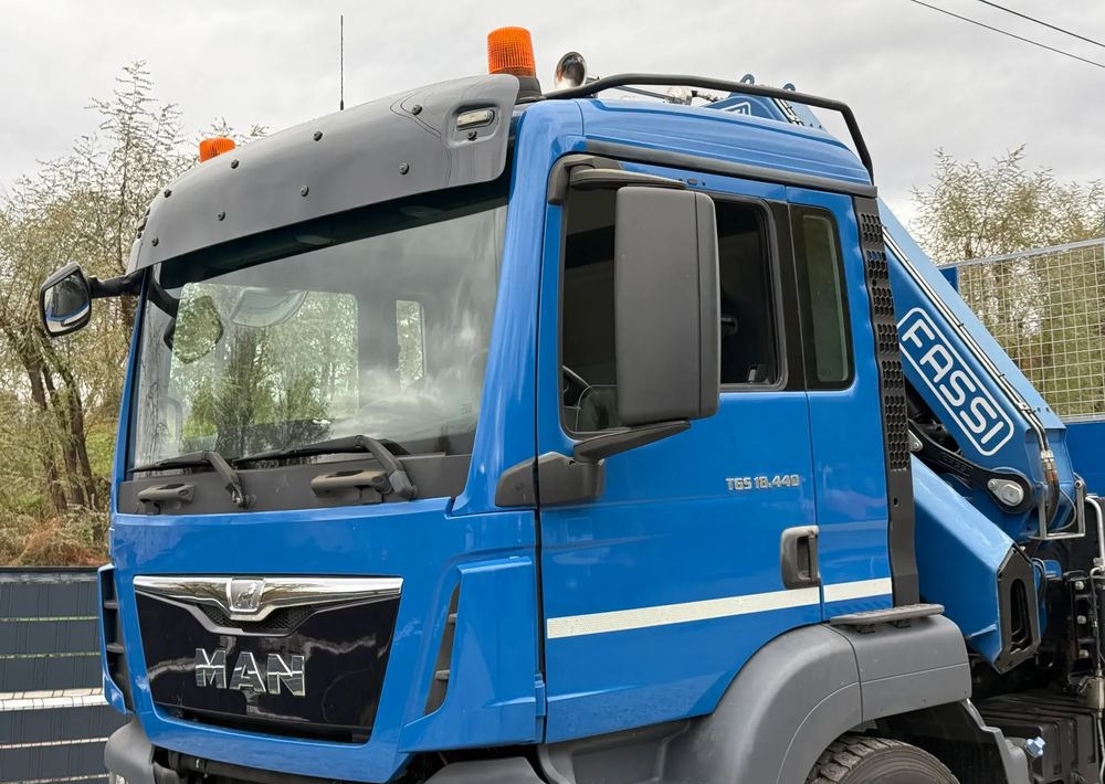 MAN * MAN 18.440 TGS * 4x4 * HDS Fassi F215 * Sprowadzony * 95 000 KM ! * Stan Jak Nowy - Camion plateau, Camion grue: photos 4 MAN * MAN 18.440 TGS * 4x4 * HDS Fassi F215 * Sprowadzony * 95 000 KM ! * Stan Jak Nowy - Camion plateau, Camion grue: photos 4