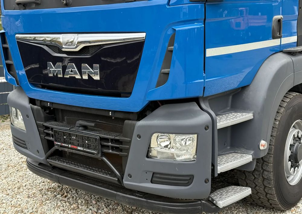 MAN * MAN 18.440 TGS * 4x4 * HDS Fassi F215 * Sprowadzony * 95 000 KM ! * Stan Jak Nowy - Camion plateau, Camion grue: photos 3 MAN * MAN 18.440 TGS * 4x4 * HDS Fassi F215 * Sprowadzony * 95 000 KM ! * Stan Jak Nowy - Camion plateau, Camion grue: photos 3