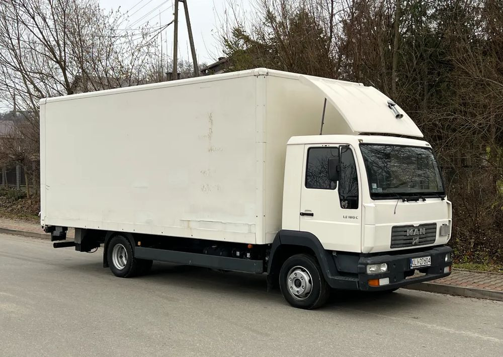 MAN MAN 8-180 KONTENER WINDA ZAŁADOWCZA - Camion fourgon: photos 2 MAN MAN 8-180 KONTENER WINDA ZAŁADOWCZA - Camion fourgon: photos 2