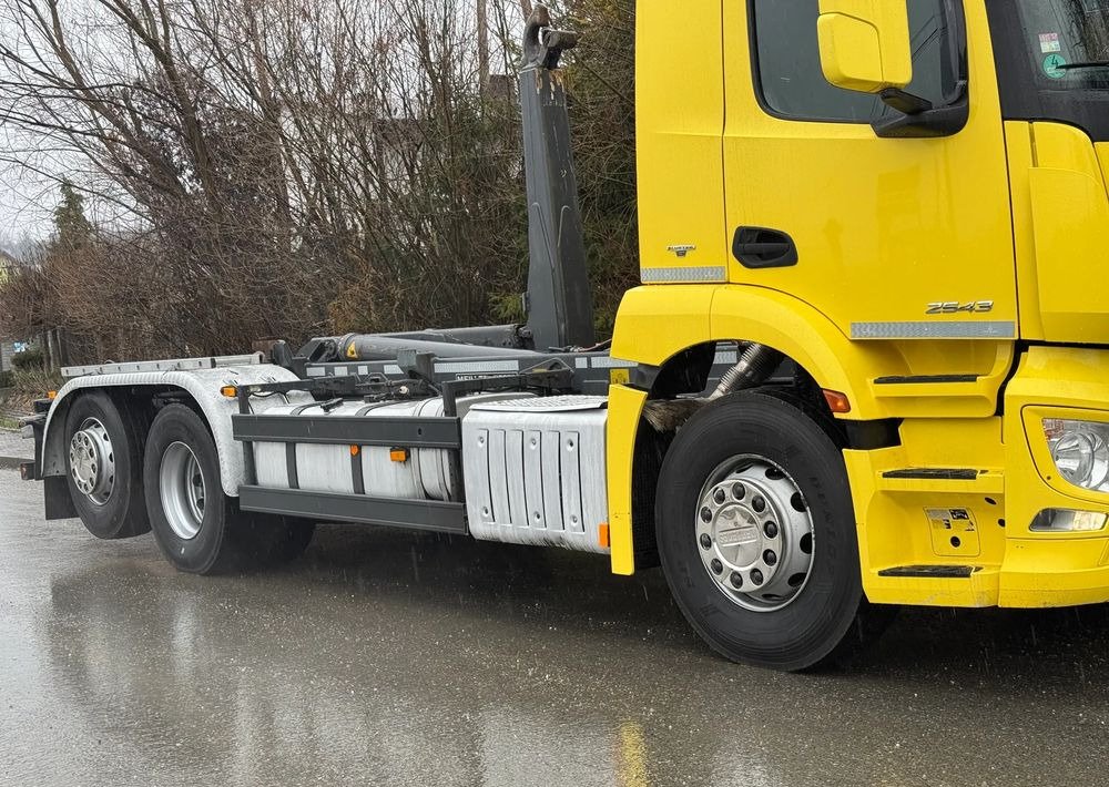 Mercedes-Benz * Hakowiec * Mercedes Antos 2543 * Sprowadzony * Stan Perfekcyjny - Camion ampliroll: photos 5 Mercedes-Benz * Hakowiec * Mercedes Antos 2543 * Sprowadzony * Stan Perfekcyjny - Camion ampliroll: photos 5