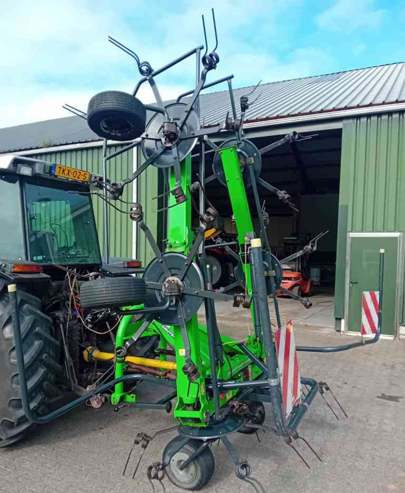 Deutz-Fahr Condimaster 6821 schudder weidebouwmachines - Faneuse: photos 3 Deutz-Fahr Condimaster 6821 schudder weidebouwmachines - Faneuse: photos 3