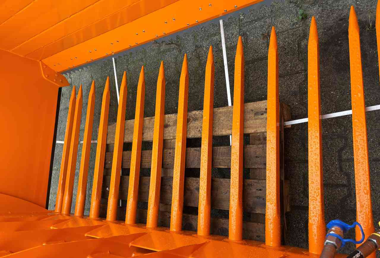 Flingk KHL2 2000T Kuilhapper tandenbodem nieuw voermachines - Matériel d'ensilage: photos 4 Flingk KHL2 2000T Kuilhapper tandenbodem nieuw voermachines - Matériel d'ensilage: photos 4