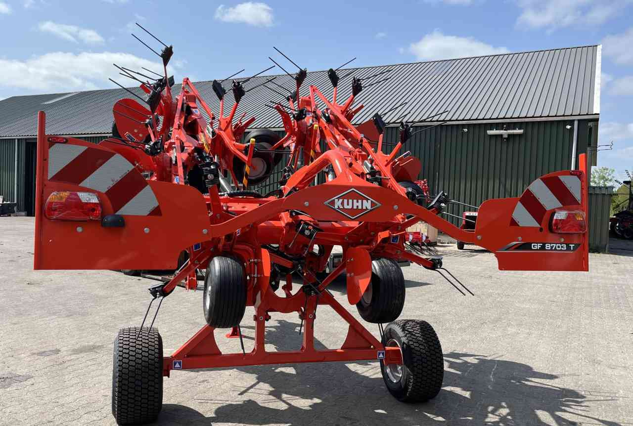 Kuhn GF8703T Schudder Tedder Kreiselheuer weidebouwmachines - Faneuse: photos 5 Kuhn GF8703T Schudder Tedder Kreiselheuer weidebouwmachines - Faneuse: photos 5