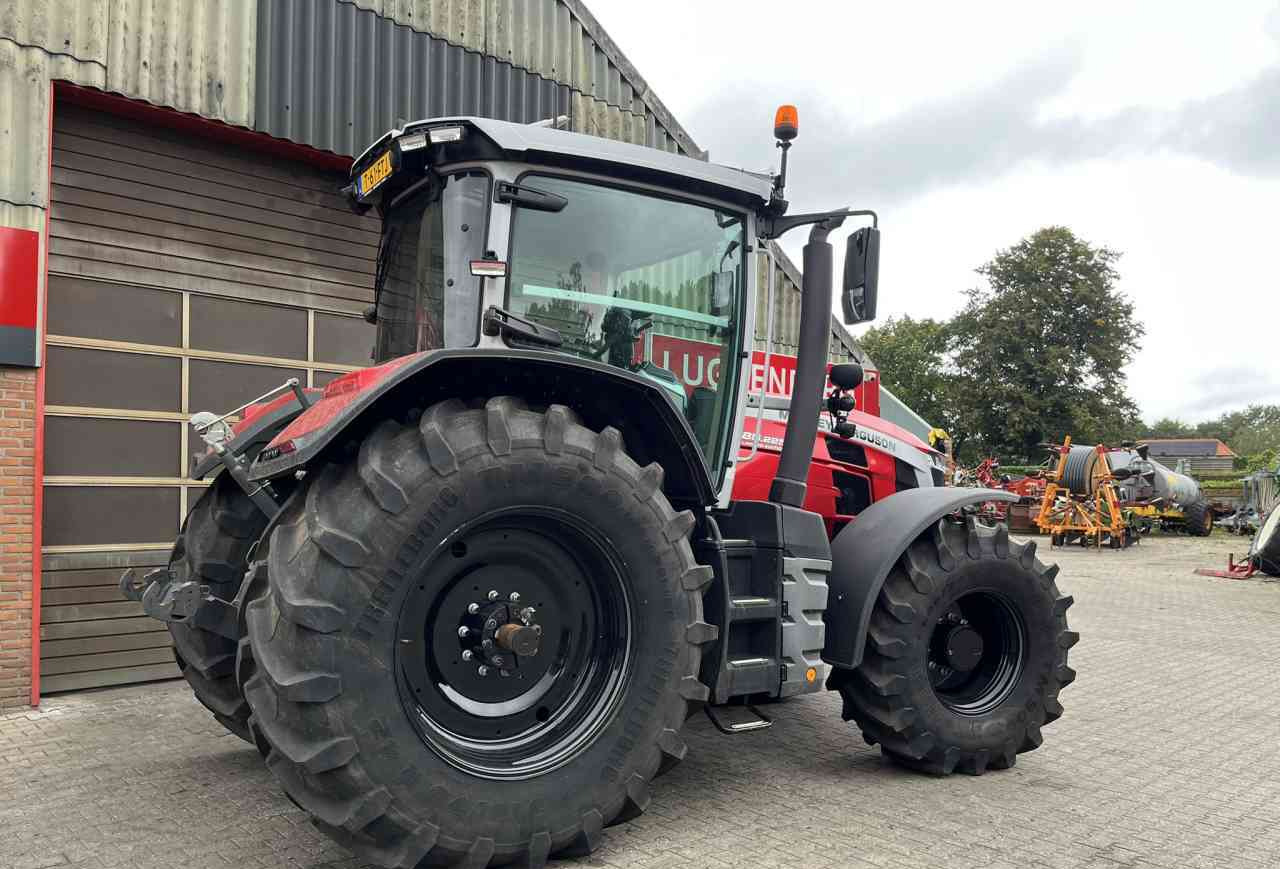 Massey Ferguson 8S.225 Dyna-VT Exclusive Tractoren - Tracteur agricole: photos 3 Massey Ferguson 8S.225 Dyna-VT Exclusive Tractoren - Tracteur agricole: photos 3