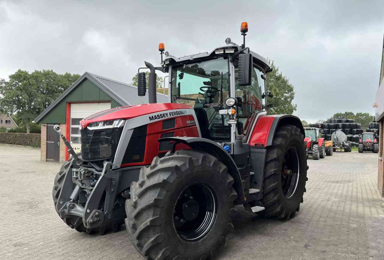 Massey Ferguson 8S.225 Dyna-VT Exclusive Tractoren - Tracteur agricole: photos 2 Massey Ferguson 8S.225 Dyna-VT Exclusive Tractoren - Tracteur agricole: photos 2