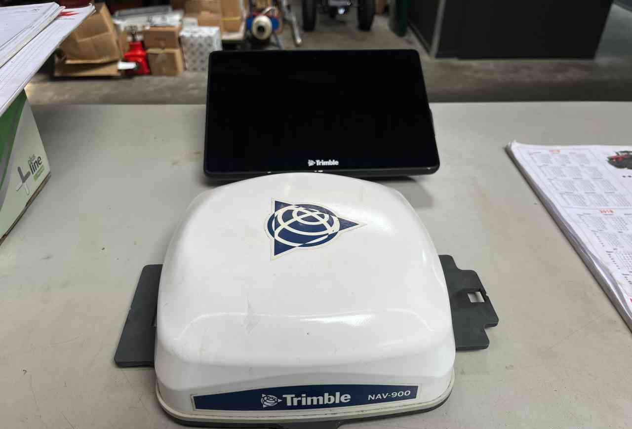 Trimble GFX 750 GPS systeem tractoren - Système de navigation pour Machine agricole: photos 4 Trimble GFX 750 GPS systeem tractoren - Système de navigation pour Machine agricole: photos 4