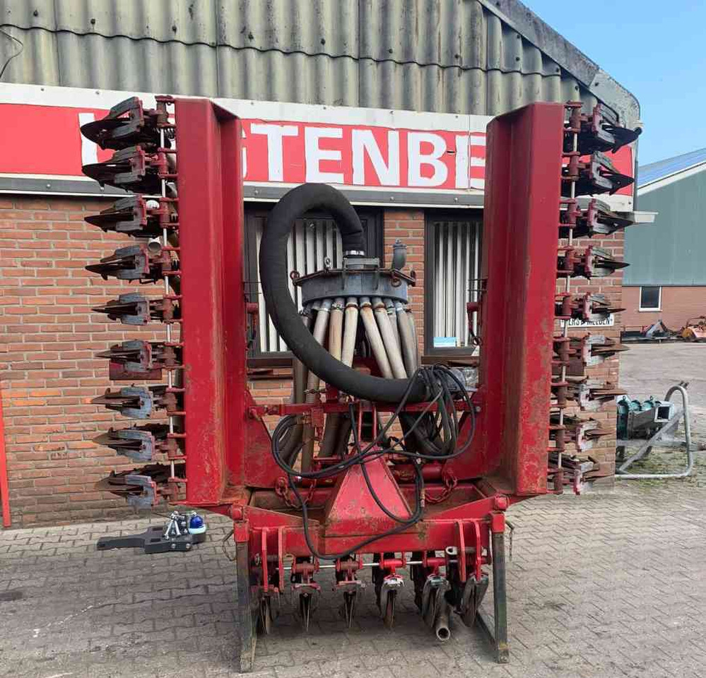 Vredo Graslandbemester, injecteur, mestverwerking - Enfouisseur à dents: photos 1 Vredo Graslandbemester, injecteur, mestverwerking - Enfouisseur à dents: photos 1