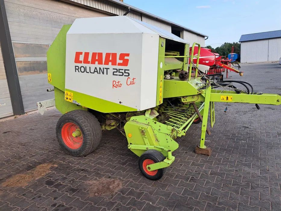 Claas Rollant 255 RC - Presse à balles rondes: photos 1 Claas Rollant 255 RC - Presse à balles rondes: photos 1