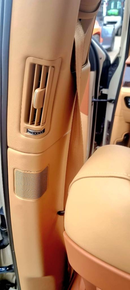 Voiture Bentley BENTAYGA 6.0 W12: photos 17