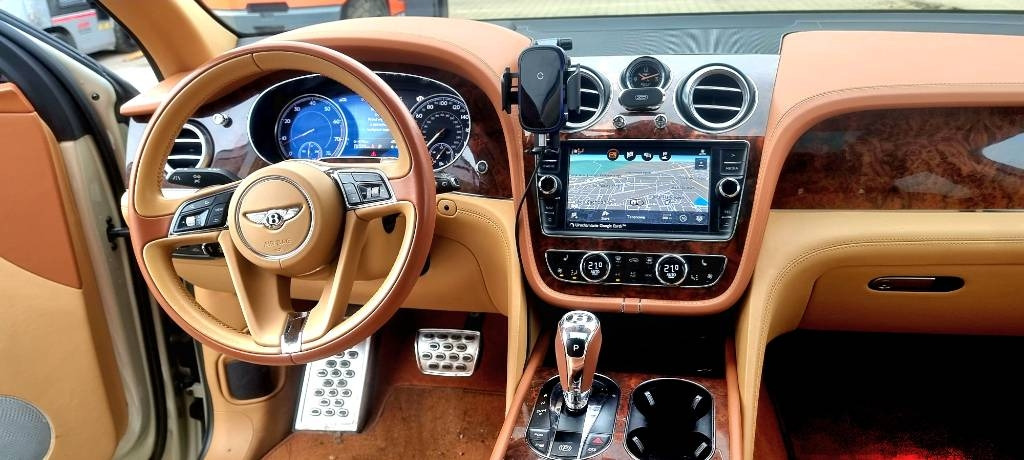 Voiture Bentley BENTAYGA 6.0 W12: photos 19