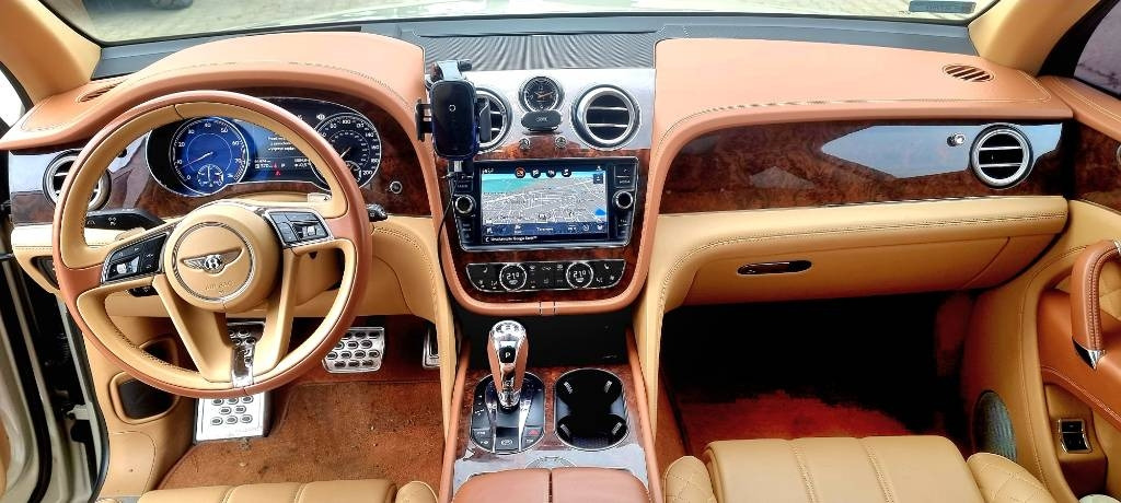 Voiture Bentley BENTAYGA 6.0 W12: photos 18