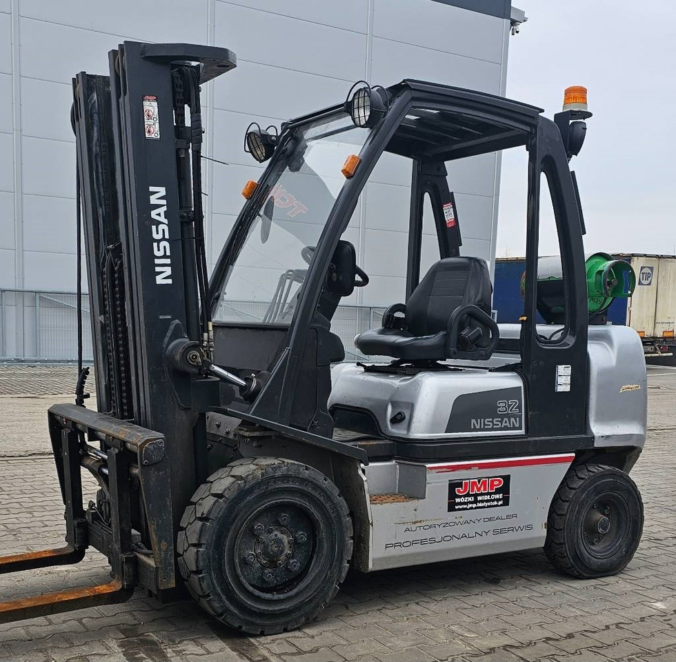 Chariot élévateur à gaz Nissan UG1D2A32LQ: photos 6