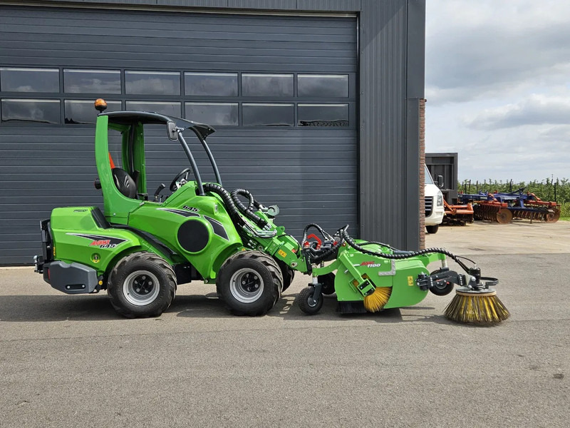 Avant 645i Rental mini-shovel - Chargeuse compacte sur chenilles: photos 2 Avant 645i Rental mini-shovel - Chargeuse compacte sur chenilles: photos 2