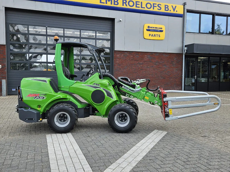 Avant Mini-shovel 735i Rental met Kemp balenklem - Chargeuse compacte sur chenilles: photos 3 Avant Mini-shovel 735i Rental met Kemp balenklem - Chargeuse compacte sur chenilles: photos 3